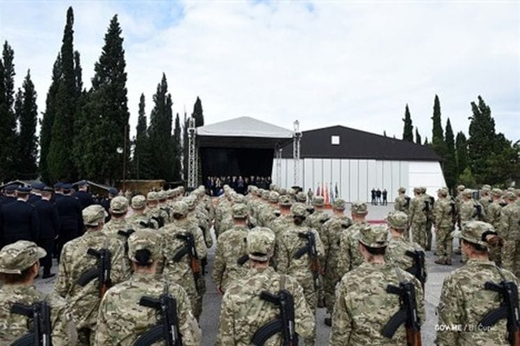 Military volunteers take oath in presence of PM Marković and Minister Bošković