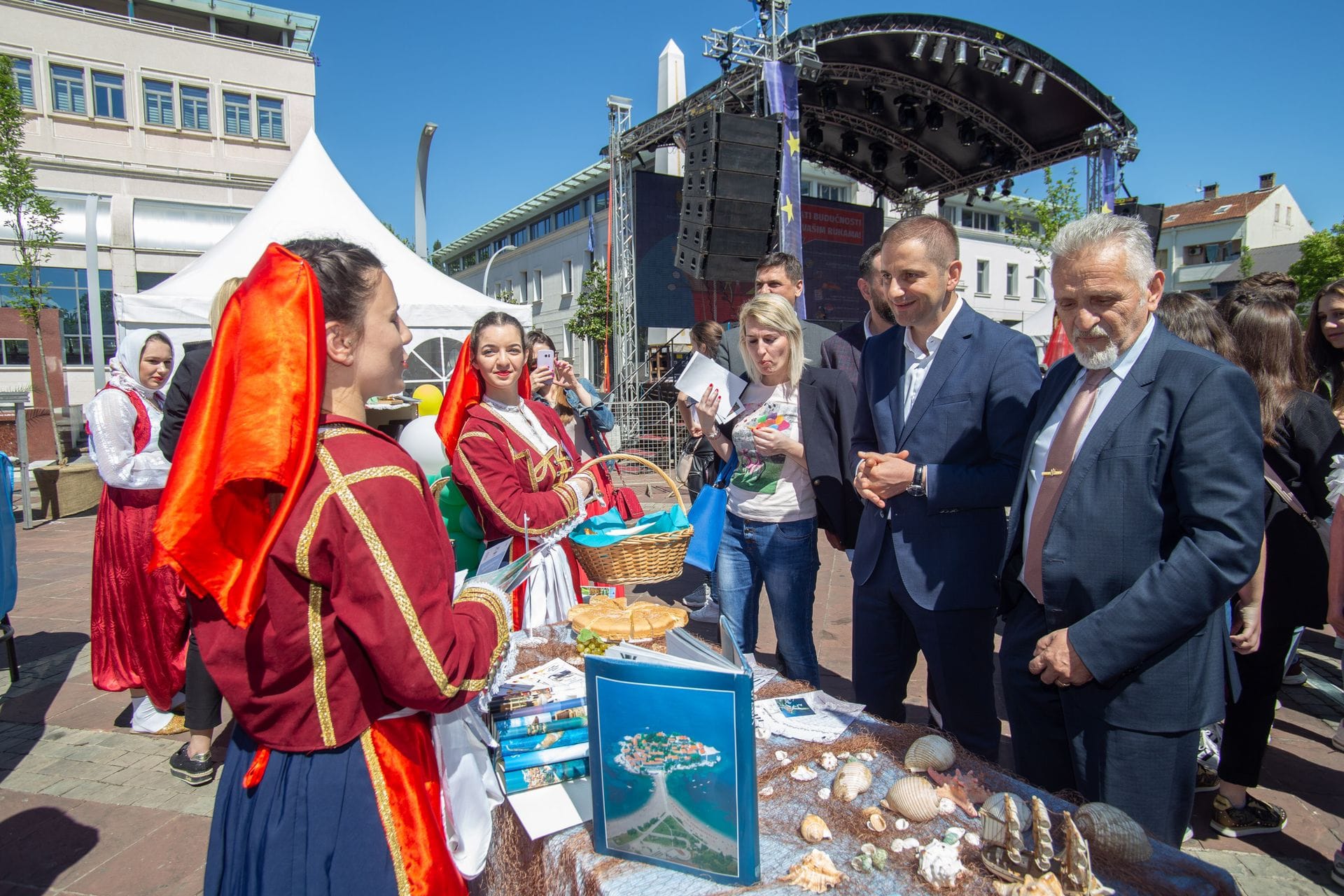 PR služba Ministarstva prosvjete