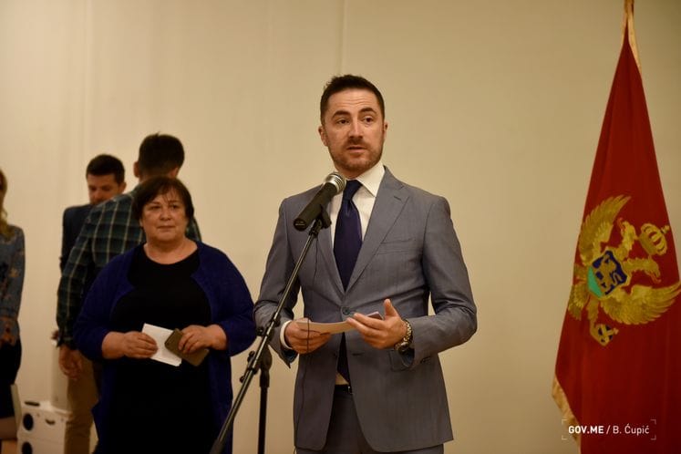 Potpisani ugovori o sufinansiranju stvaralaštva: Za ovogodišnje projekte i programe oko 800 hiljada eura