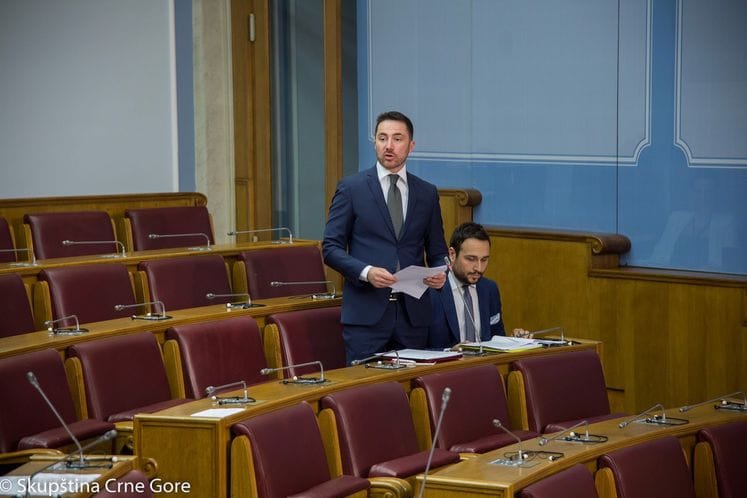 Skupština Crne Gore usvojila Zakon o izmjeni i dopunama Zakona o državnim simbolima i Danu državnosti Crne Gore