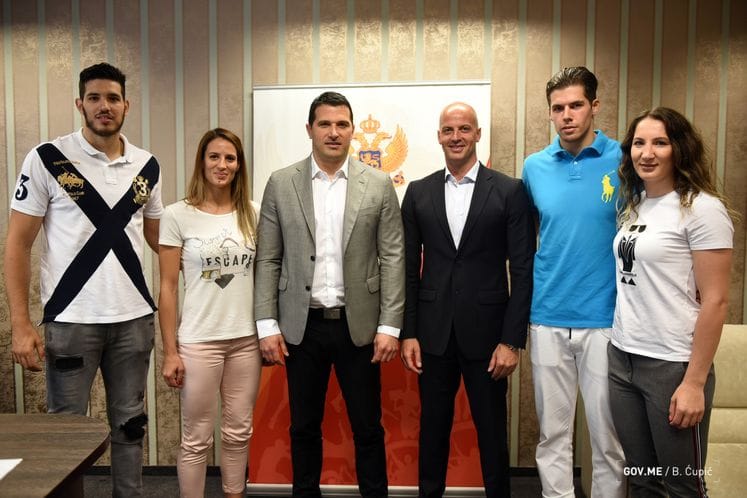 Pedeset hiljada rukometnom savezu