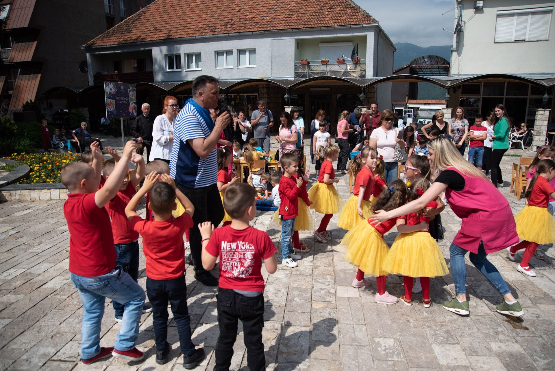 PR služba Ministarstva prosvjete