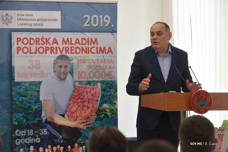 Simović u Petnjici sa mladim poljoprivrednicima podržanim u ovoj godini: Jasan pokazatelj probuđene energije Sjevera