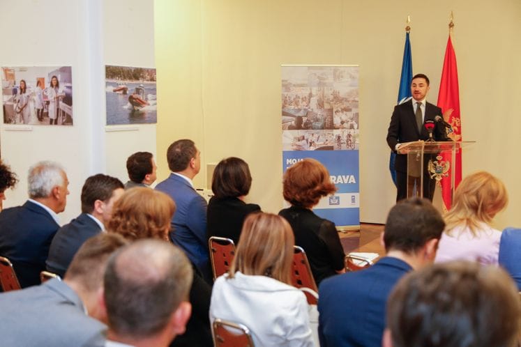 Ministar Bogdanović otvorio izložbu povodom obilježavanja Međunarodnog dana javne uprave