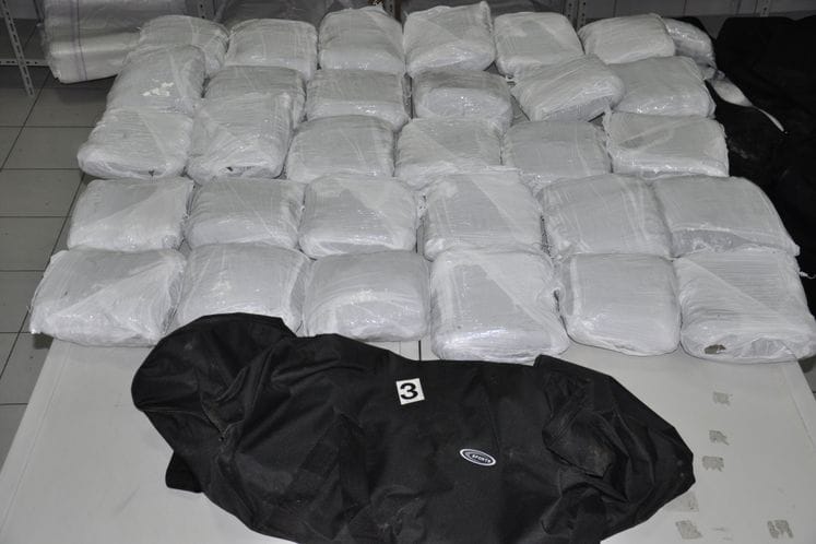 Lišena slobode tri lica uključena u lanac krijumčarenja droge; zaplijenjeno 258 kg skanka