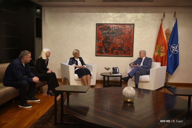 PM Marković meets with Trade Union representatives: We want to return old glow to Meljine Hospital