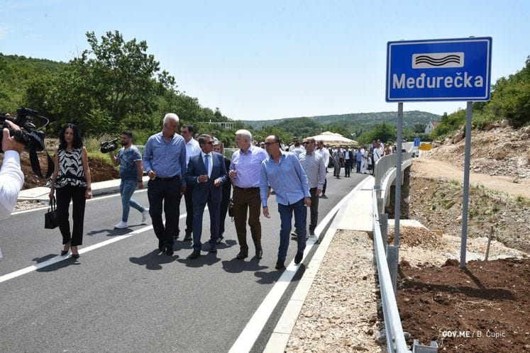 Premijer Marković otvorio novi put Ulcinj – granica sa Albanijom: Vidite da svakog dana otvaramo po jedan put, sve radimo da građani bolje žive