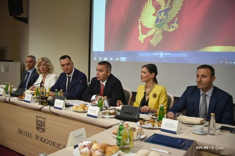 Direktor Veljović i urednici medija otvoreno o jačanju saradnje u interesu građana