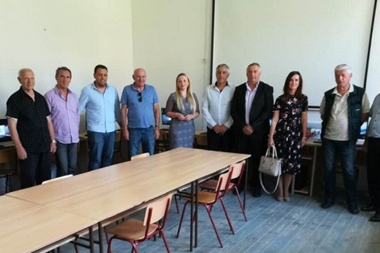 VRIJEDNA DONACIJA FONDACIJE GUSINJE GUSINJSKOJ GIMNAZIJI