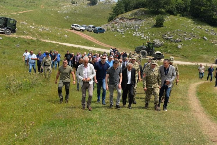 Bošković: “Poboljšanjem puteva na Sinjajevini Vojska Crne Gore približiće ovu planinu građanima Crne Gore”