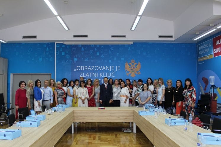 ŠEHOVIĆ NAJBOLJIM NASTAVNICIMA: Mijenjajte sistem vrijednosti i ne podliježite pritiscima u vezi sa ocjenjivanjem učenika