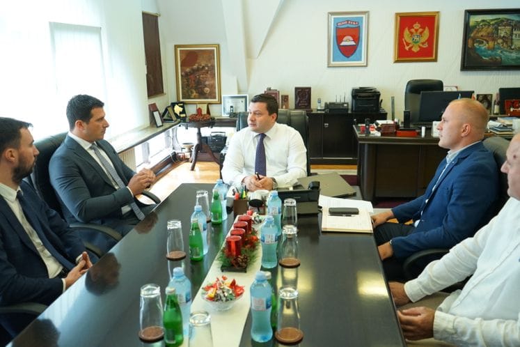 Janović u Bijelom Polju: Još dinamičnije nastavljamo obnavljanje sportskih sala i terena