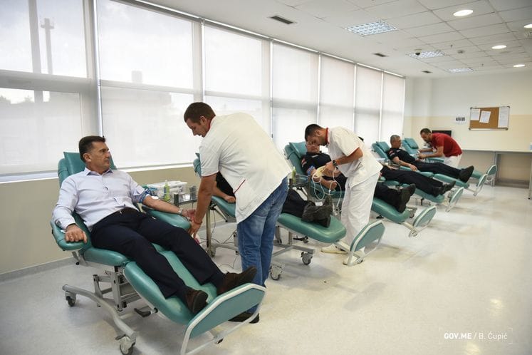 Humanost na djelu: Akcija dobrovoljnog davanja krvi službenika MUP-a i Uprave policije