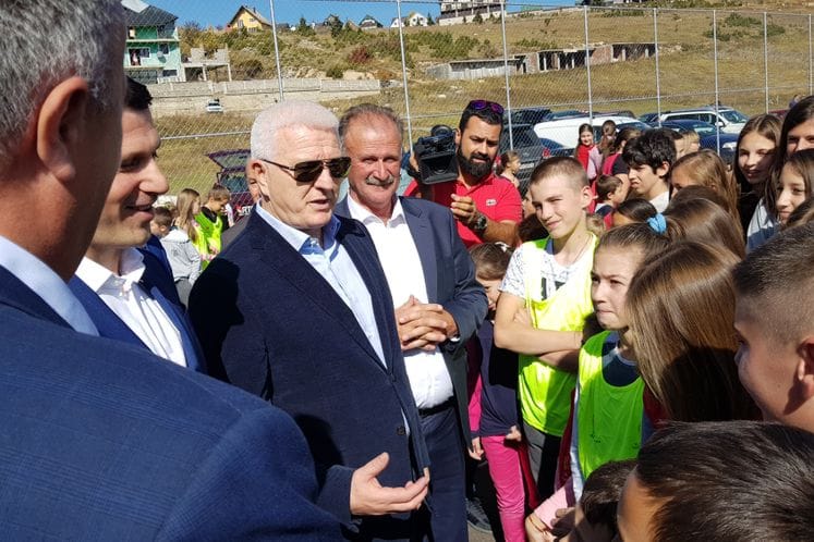 PM Marković and Government will pay extra for transportation of students from Murino to Berane