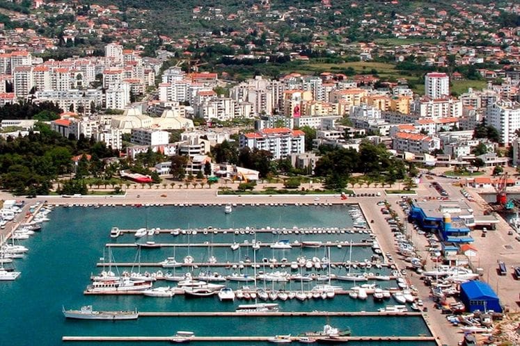 DŽAFEROVIĆ DONIRAO JEDNOGODIŠNJU ZAKUPNINU NARODNOJ KUHINJI U BARU