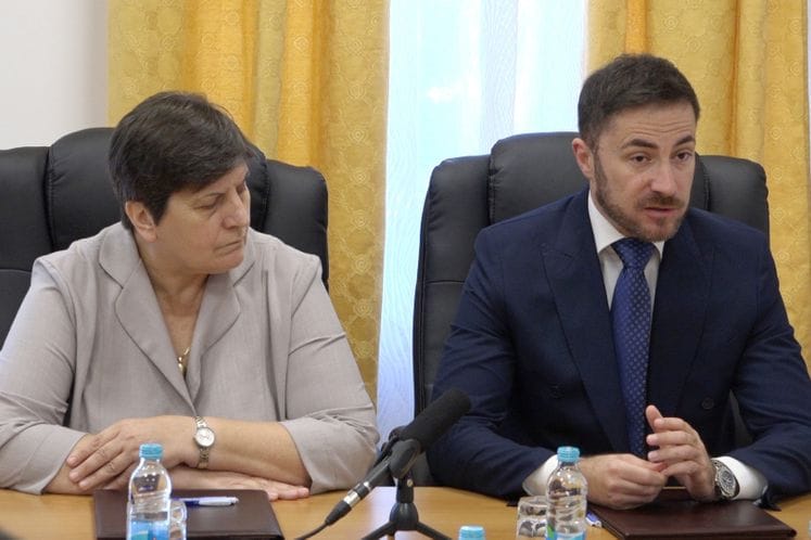 Ministar Bogdanović u Danilovgradu: Potpisan Ugovor o sufinansiranju Internacionalnog simpozijuma skulpture