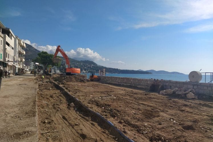 Nastavljena rekonstrukcija trga i šetališta u Sutomoru