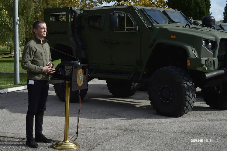 Vojska Crne Gore opremljena lakooklopnim vozilima najnovije generacije