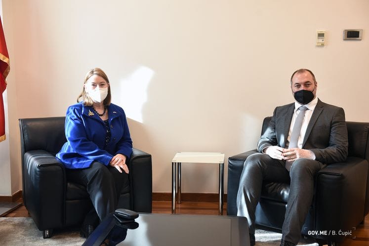 Ambasadorka SAD u Crnoj Gori sastala se sa ministrom poljoprivrede, šumarstva i vodoprivrede Aleksandrom Stijovićem