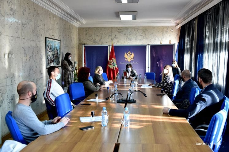 Potpisani ugovori za realizaciju projekata NVO u oblasti zaštite i promovisanja ljudskih i manjinskih prava sa šest nevladinih organizacija