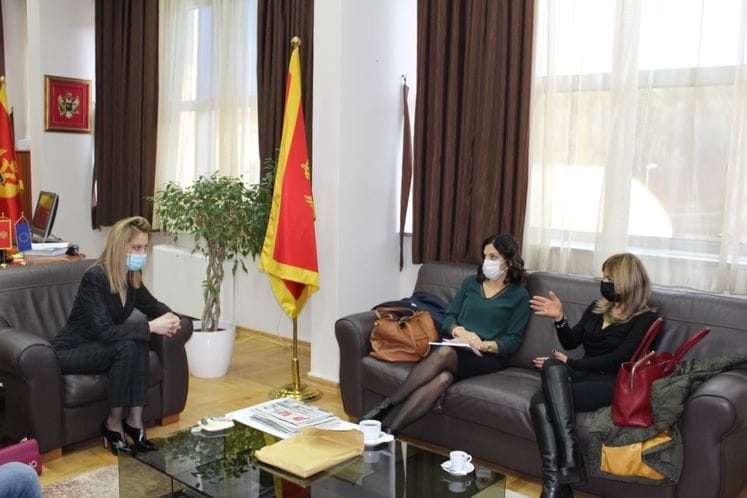 Sastanak ministarke Bratić i Daliborke Uljarević - Neophodne promjene u sistemu obrazovanja