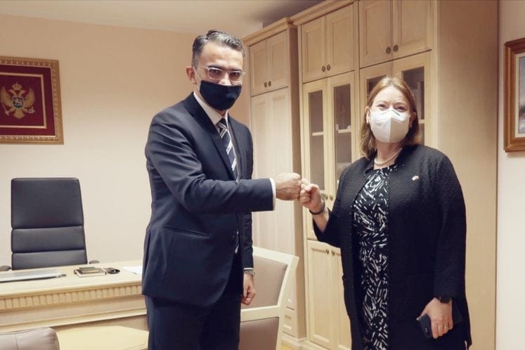 Ministarstvo pravde, ljudskih i manjinskih prava i ambasada SAD nastaviće dobru saradnju na projektima koji se tiču osnaživanja sudskog sistema i praćenja primjene pravde