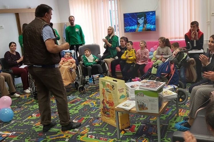 Ministarstvo za ljudska i manjinska prava promovisalo pravo svih na zivot bez diskriminacije u dnevnom centru za djecu sa smetnjama u razvoju u Rožajama