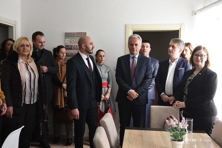 Ministri Purišić i Nuhodžić sa ambasadorkom Rajnke posjetili Sklonište za žrtve trgovine ljudima