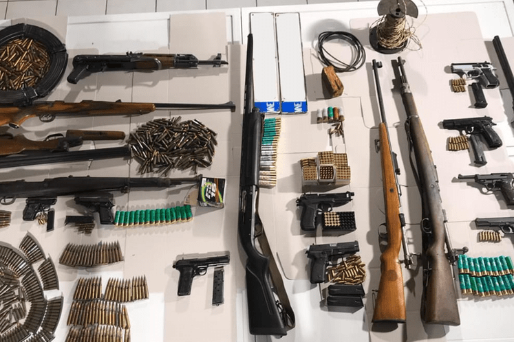 Pretresima u Podgorici pronađena veća količina oružja