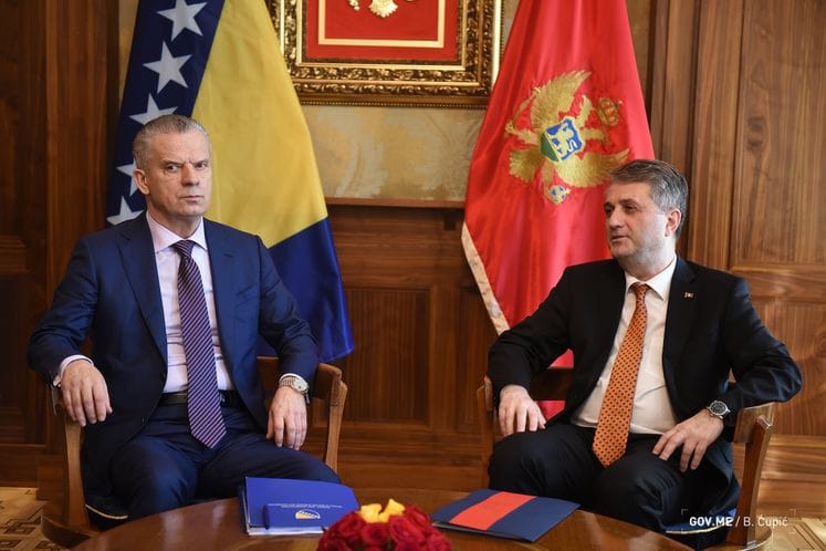 Ministar Nuhodžić razgovarao sa ministrom sigurnosti Bosne i Hercegovine Fahrudinom Radončićem: Suzbijanje ilegalnih migracija u fokusu saradnje