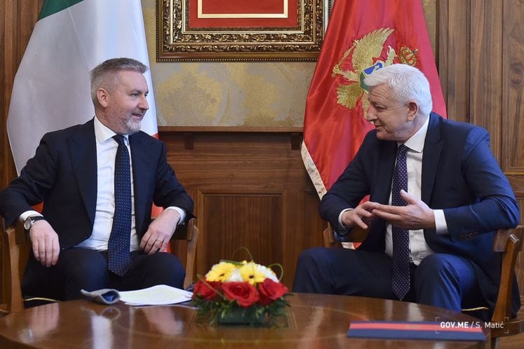 Premijer Marković razgovarao sa italijanskim ministrom odbrane Guerinijem: Crna Gora i njene institucije su sposobne da prevaziđu izazove