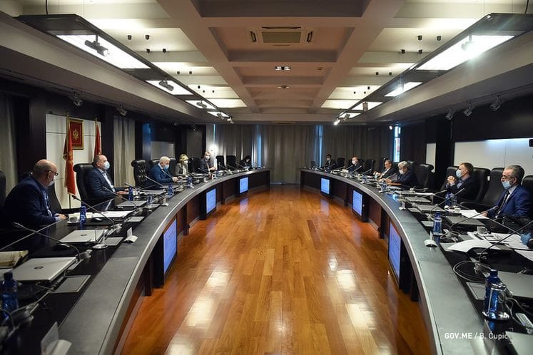 Premijer Marković sa uglednim ekonomistima: Vladine ekonomske mjere pravovremene, odmjerene i odgovorne