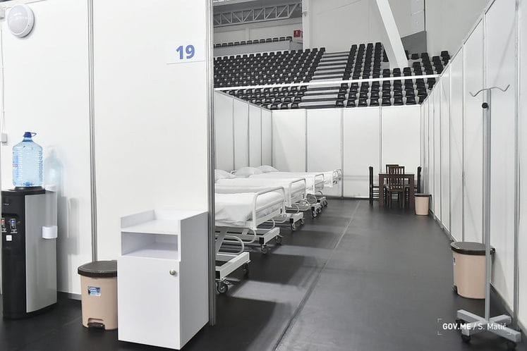 Vlada donijela više odluka bez održavanja sjednice: Sportski objekti u Podgorici, Golubovcima, Beranama i Baru određeni za privremene bolnice