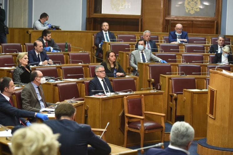 Predsjednik Marković na Premijerskom satu: Predlog DF-a je primjer površnosti, a možda i političke demagogije, Vladin paket mjera je višemilionski