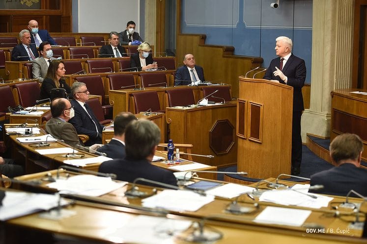 Predsjednik Vlade Duško Marković na Premijerskom satu: Uprkos pandemiji koronavirusa gradilišta na Sjeveru CG nastavljaju rad