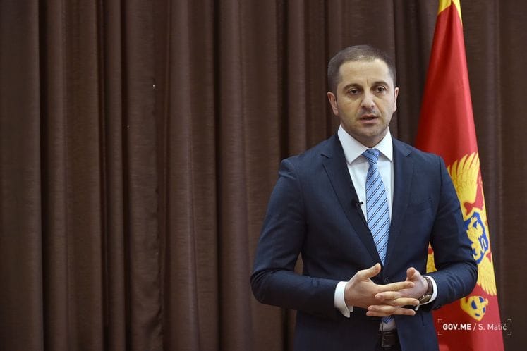 ŠEHOVIĆ: NA MATURI NEMA ČETVRTOG TROMJESEČJA, MATURSKI I STRUČNI ISPITI OD 20. MAJA