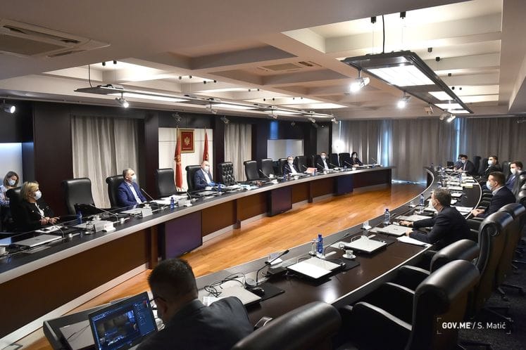 NKT dalo saglasnost na nove mjere: Ne više od jednog lica na javnim površinama