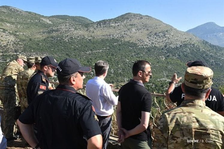 Ministers Bošković and Nuhodžić visit Army and Police mixed patrols that work on securing and protecting state border with Albania
