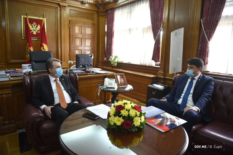 Ministar Nuhodžić se sastao sa ambasadorom Božovićem: Mir, dijalog i tolerancija su vrijednosti na kojima treba dalje razvijati dobrosusjedske i prijateljske odnose Crne Gore i Srbije