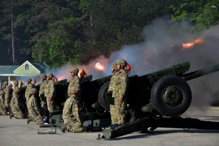 Vojska Crne Gore izvršila počasnu artiljerijsku paljbu uoči 21. maja - Dana nezavisnosti