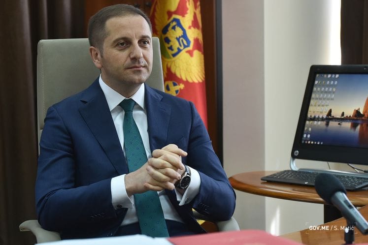 ŠEHOVIĆ: ŠKOLE DOBILE UPUTSTVO ZA OCJENJIVANJE, RODITELJI SAD PREKO APLIKACIJE MOGU DA PRATE OCJENE