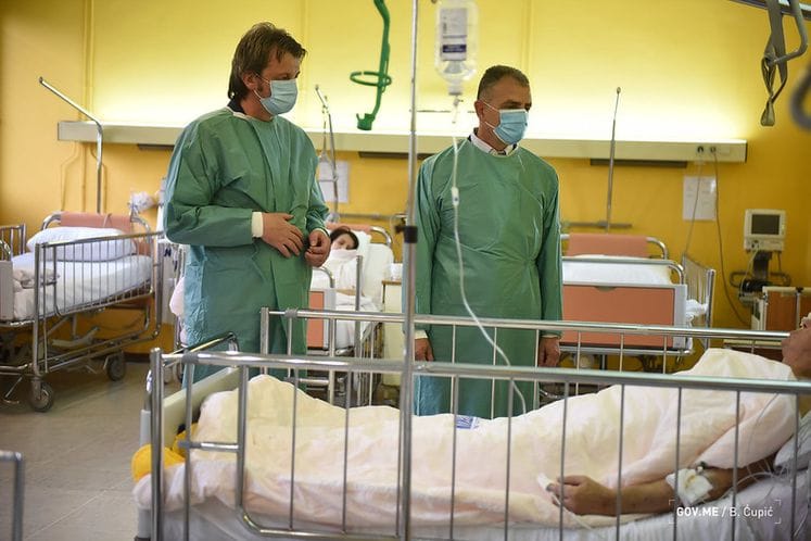 Ministar zdravlja Kenan Hrapović obišao povrijeđene iz udesa kod Bogetića koji su zbrinuti u OB Nikšić