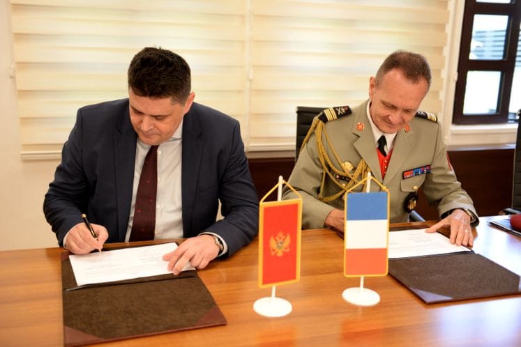 General major Pešić i pukovnik Fabris potpisali Plan bilateralne saradnje između Crne Gore i Francuske za 2020. godinu