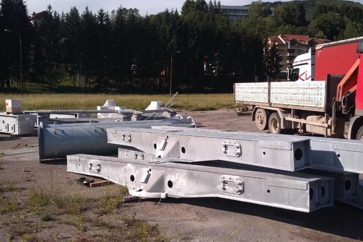 Počela isporuka opreme za žičaru na planinskom centru Žarski