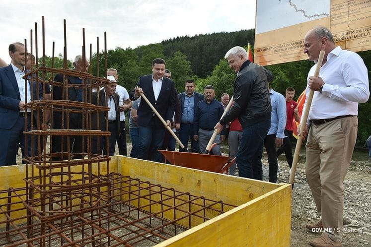 PM Marković visits construction sites of Đalovića Cave tourist complex: works are going according to plan, new tourist complex will make this area world-famous