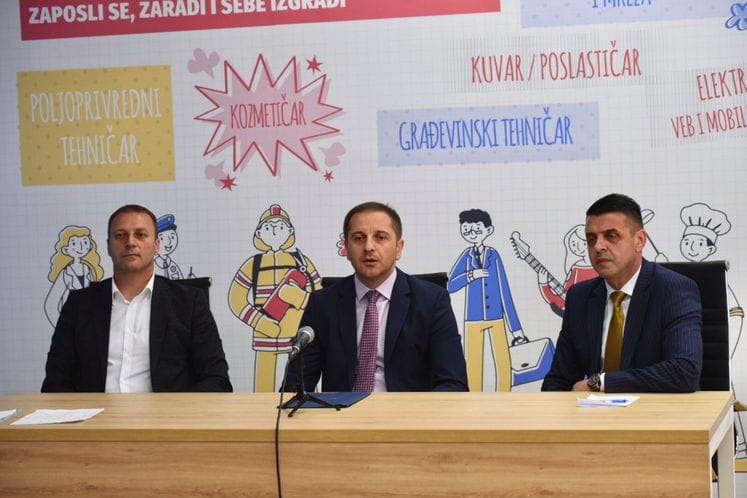 9000 MJESTA U SREDNJIM ŠKOLAMA, KOMPLETNA PROCEDURA ELEKTRONSKA