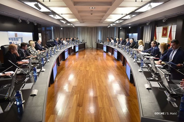 Iz Vlade odgovorili IA, CGO, CIN i Media Centru: Umjesto što prozivate EU, pošaljite poziv izgrednicima koji su izazvali nasilje i nerede u Budvi