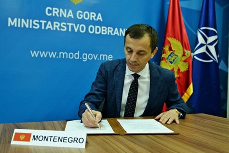 Minister Bošković signs Letter of Intent on cooperation in pilot training area in Europe
