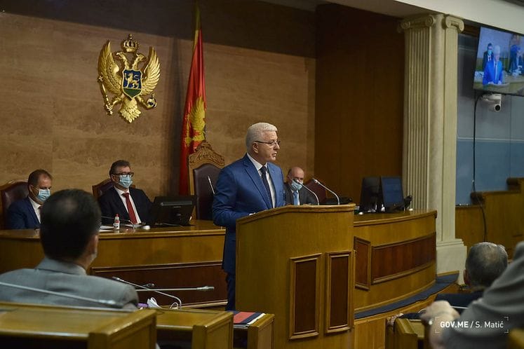 Predsjednik Marković na Premijerskom satu: Vlada po presudama Ustavnog suda u najkraćim rokovima realizovala sve obaveze prema bivšim radnicima „Radoja Dakića“