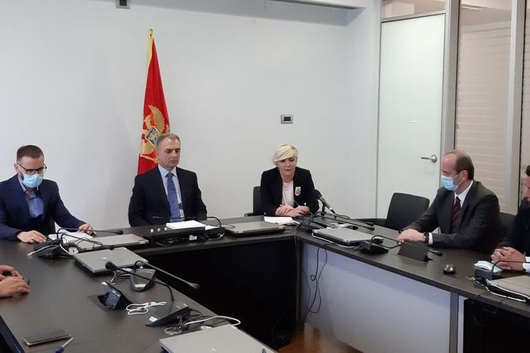 Specijalnim bolnicama Risan i Dobrota, kao i Domu zdravlja Tivat 1,027,780.30 EUR-a u okviru druge faze projekta ''Energetska efikasnost u Crnoj Gori''